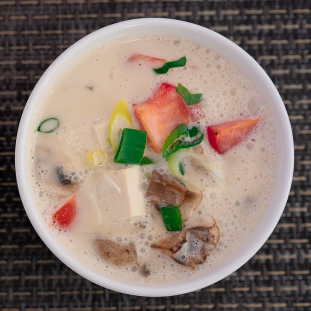 Tom Kha.